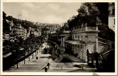 8426 - Tschechische Republik - Karlsbad , Karlovy Vary , Felsenquelle und Kreuzstraße - gelaufen 1930