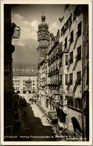 8757 - Tirol - Innsbruck , Herzog Friedrichstraße mit Stadtturm u. Goldenes Dachl , Auto - gelaufen 1931