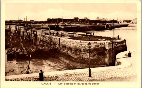 8837 - Frankreich - Calais , Les Bassins et Barques de peche - nicht gelaufen