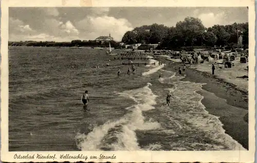 8891 - Deutschland - Ostseebad Niendorf , Wellenschlag am Strand - nicht gelaufen