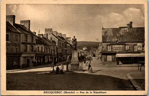 9950 - Frankreich - Bricquebec , Rue de la Republique , Manche - nicht gelaufen