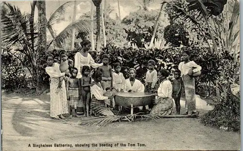 10541 - Sri Lanka - A Singhalese Gathering , showing the beating of the Tom Tom - nicht gelaufen