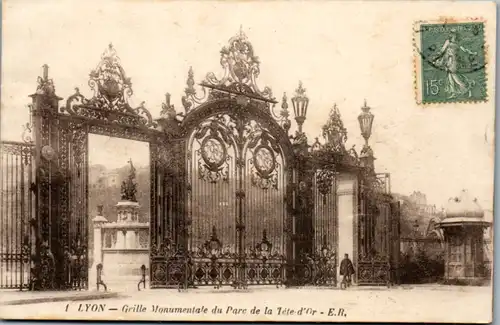 10566 - Frankreich - Lyon , Grille Monumentale du Parc de la Tete d' Or - gelaufen