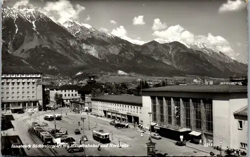 10703 - Tirol - Innsbruck , Südtirolerplatz mit Hauptbahnhof und nordkette , Bahnhof - gelaufen