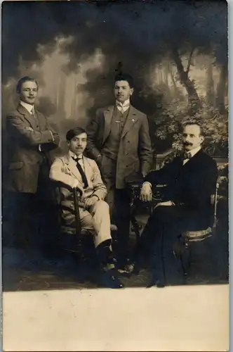 10920 -  - Aufnahme vier Herren , Hermann Kleeblatt - gelaufen 1918