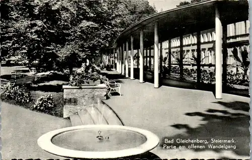 10447 - Steiermark - Bad Gleichenberg , Partie am offenen Wandelgang , Springbrunnen - nicht gelaufen 1958/59