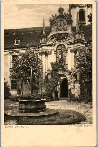 11393 - Niederösterreich - Dürnstein an der Donau , Stiftshof Motiv , Brunnen - gelaufen 1912