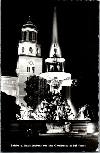 11748 - Salzburg - Residenzbrunnen und Glockenspiel bei Nacht - gelaufen 1961