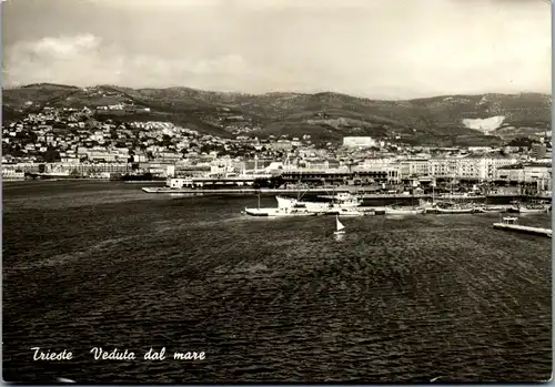 12424 - Italien - Trieste , Triest , Veduta dal mare , Hafen , Bucht - gelaufen 1956