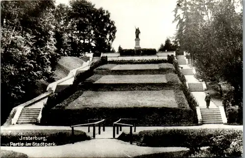 12872 - Russland - Insterburg , Tschernjachowsk , Partie im Stadtpark , Kriegerdenkmal , Kaliningrad , Osjorsk
