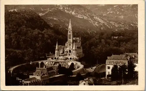 13387 - Frankreich - Lourdes , Vue d'ensemble des Sanctuaires - gelaufen 1934