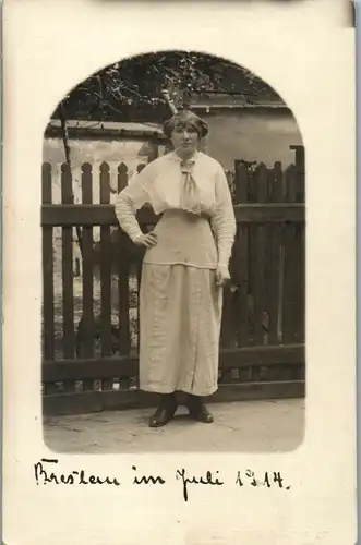 13740 - Aufnahme - Frau , Breslau im Juli 1914