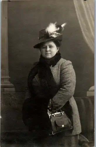 13976 -  - Aufnahme eine Frau , elegant gekleidet - gelaufen 1914