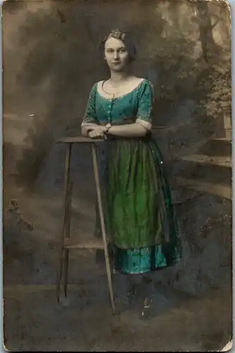 13978 -  - Abbildung einer Frau im Dirndl - gelaufen 1914