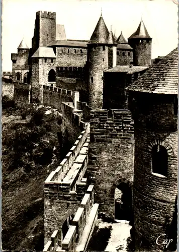 13555 - Frankreich - Cite de Carcassonne , Le Chateau et la Porte de l'Aude - gelaufen