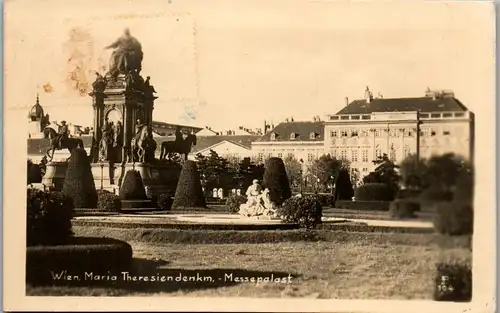 21684 - Wien - Maria Theresiendenkmal , Messepalast  - gelaufen 1944