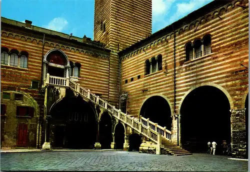 22011 - Italien - Verona , Scala della Ragione , Treppe - nicht gelaufen