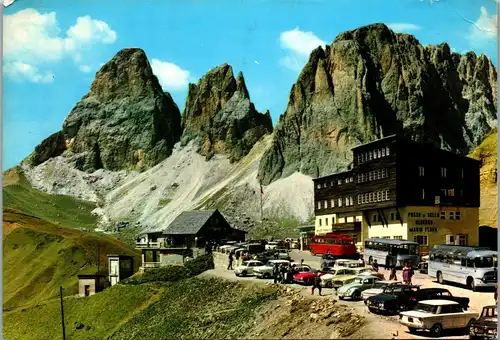 22785 - Italien - Rifugio Maria Flora al Passo di Sella , Col Sassolungo , Auto - gelaufen