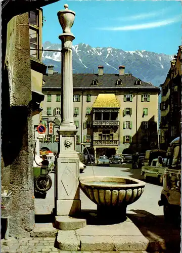 22830 - Tirol - Innsbruck , Herzog Friedrich Straße mit Goldenem Dachl gegen Nordkette , Brunnen - gelaufen 1968