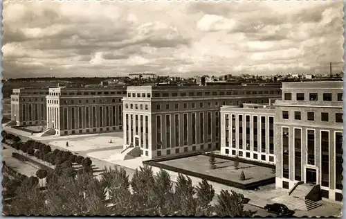 22903 - Spanien - Madrid , Ciudad Universitaria , Facultad de Medicina - gelaufen 1954