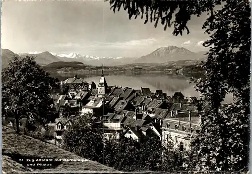 22960 - Schweiz - Zug , Altstadt mit Berneralpen und Pilatus - gelaufen 1970