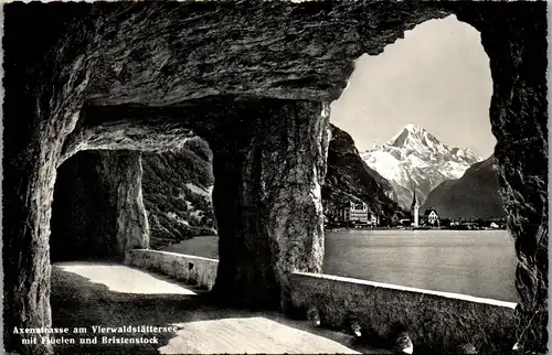 23080 - Schweiz - Axenstraße am Vierwaldstättersee mit Flüelen und Bristenstock - gelaufen 1959