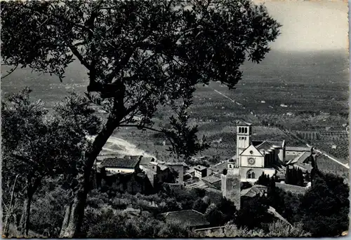 23353 - Italien - Assisi , Basilica di S. Francesco e campagna Umbra - gelaufen 1954
