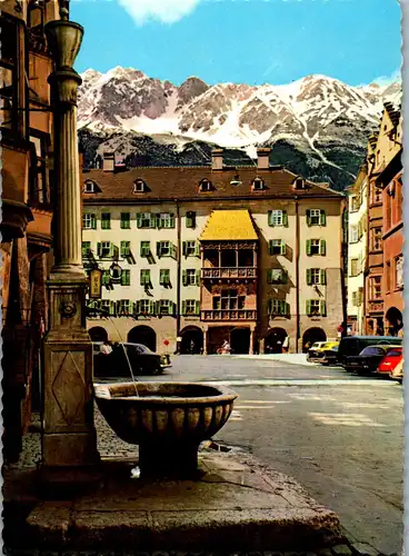 23521 - Tirol - Innsbruck , Herzog Friedrich Straße mit Goldenem Dachl , Brunnen - gelaufen 1965