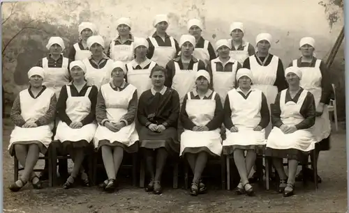 24300 - Aufnahme - Gruppe Frauen , Krankenschwestern - nicht gelaufen