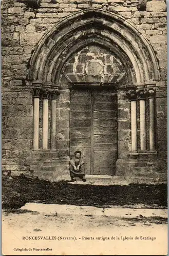 32867 - Spanien - Roncesvalles , Navarra , Puerta antigua de la Iglesia de Santiago - nicht gelaufen