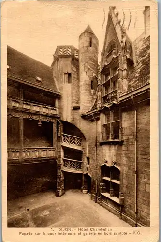 32897 - Frankreich - Dijon , Hotel chambellan , Facade sur la cour interieure et galerie en bois sculpte - gelaufen 1938