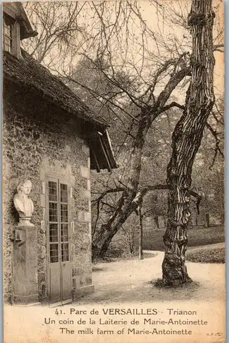 32900 - Frankreich - Versailles , Parc , Trianon , Un coin de la Laiterie de Marie Antoinette - gelaufen 1939