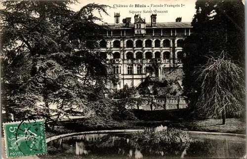 33331 - Frankreich - Chateau be Blois , Facade Francois , Square Saint Vincent - gelaufen