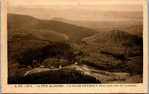 33346 - Frankreich - Ceyssat , Le Puy de Dome , Le Col de Ceyssat dans son nid de verdure - gelaufen 1910
