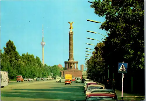 33473 - Deutschland - Berlin , Straße des 17. Juni mit Siegessäule , Fernsehturm , Auto - gelaufen 1983