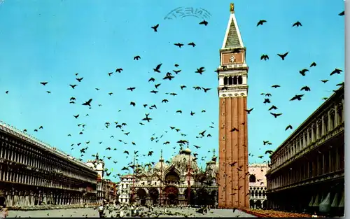 33696 - Italien - Venezia , Venedig , Piazza S. Marco , Volo di Colombi , Taubenflug - gelaufen