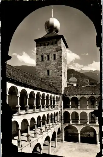 34192 - Schweiz - Brig , Schloss Stockalper , Hof mit Kuppelturm u. Arkadenlauben - nicht gelaufen