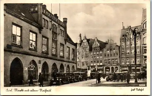 34267 - Deutschland - Kiel , Markt mit altem Rathaus - nicht gelaufen