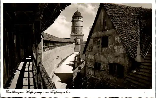34374 - Deutschland - Nördlingen , Wehrgang am Löpsinger Tor - gelaufen 1959