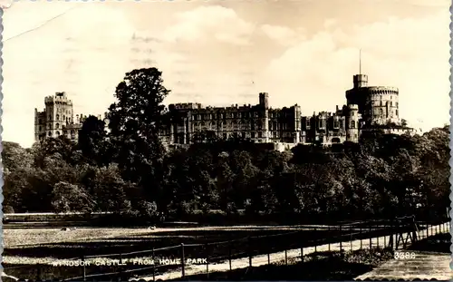 34516 - Großbritannien - Windsor , Castle from Home Park - gelaufen 1955
