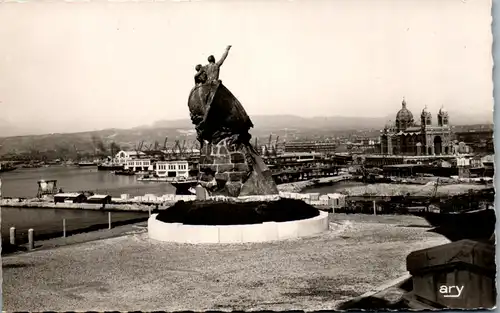 34751 - Frankreich - Marseille , Monument aux Heros de la Mer et Bassin de la Joliette - nicht gelaufen