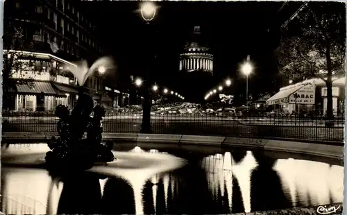 34808 - Frankreich - Paris , Le Pantheon et la Rue Soufflot - gelaufen 1961