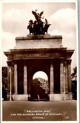34906 - Großbritannien - London , Wellington Arch and the Quadriga Group of Statuary - gelaufen 1937