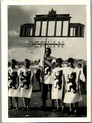 35342 - Zigarettenbilder - Männer und Ereignisse unserer Zeit , Serie I , Nr. 169 , Fest der Deutschen Schule im Berliner Stadion 1933