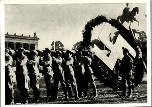 35371 - Zigarettenbilder - Männer und Ereignisse unserer Zeit , Serie II , Nr. 103 , Maibaum Berlin dirch Pionierabteilung