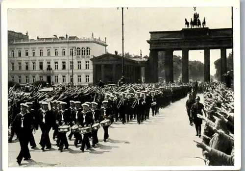 35419 - Zigarettenbilder - Männer und Ereignisse unserer Zeit , Serie II , Nr. 146 , Kommando des Kreuzers Köln , Brandeburger Tor