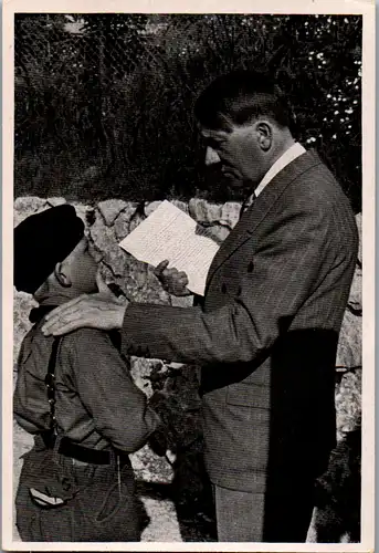 35463 - Sammelbilder - Sammelwerk Nr. 15 , Adolf Hitler , Gruppe 67 , Bild Nr.: 50 , Ein Kind übergibt dem Führer einen Brief seiner kranken Mutter