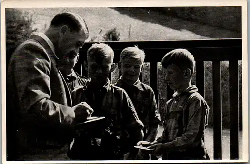 35474 - Sammelbilder - Sammelwerk Nr. 15 , Adolf Hitler , Gruppe 64 , Bild Nr.: 55 , Kinder beim Führer