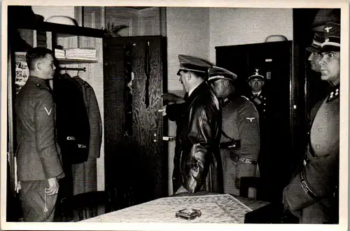 35478 - Sammelbilder - Sammelwerk Nr. 15 , Adolf Hitler , Gruppe 64 , Bild Nr.: 188 , Adolf Hitler besucht seine Leibstandarte , SS Obergruppenführer Josef Dietrich