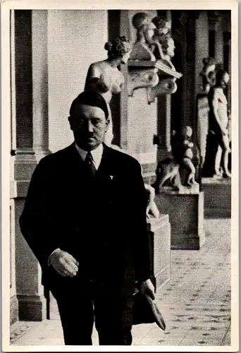 35494 - Sammelbilder - Sammelwerk Nr. 15 , Adolf Hitler , Gruppe 64 , Bild Nr.: 101 , Der Führer verläßt ein Künstlerateliert in der Akademie der bildenden Künste in München